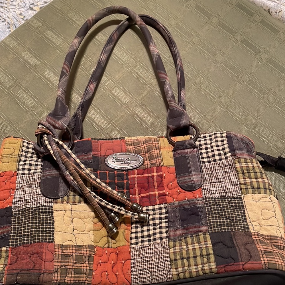 Donna Sharp quilted handbag